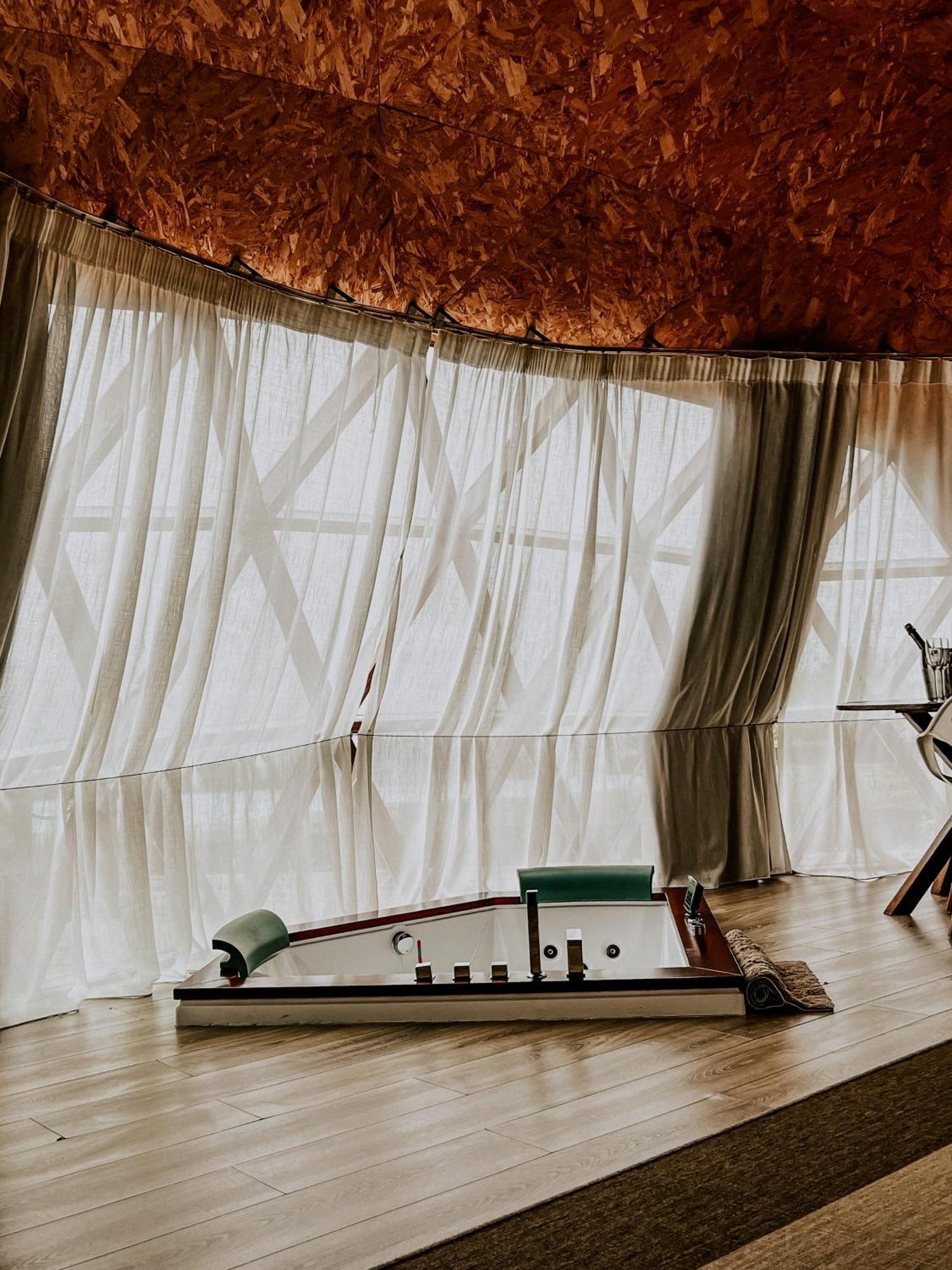 Natura Glamping Luxury tent Alcongosta